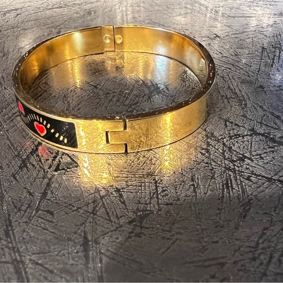 💎New Stainless Steel one Sides Heart Pattern Enamel Painted Bangle, Bracelet - Picture 5 of 8